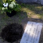 En images - Inhumation des cendres de Gilles Rhéaume